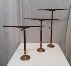 Anciens supports d'étagère de magasin.