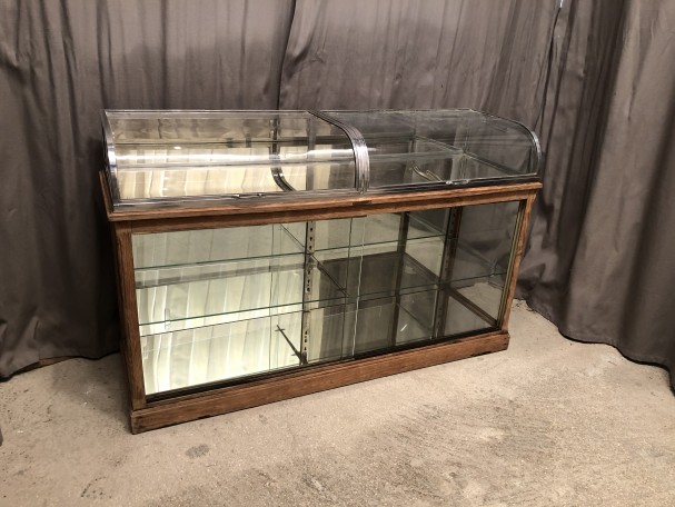 Ancienne vitrine de magasin.