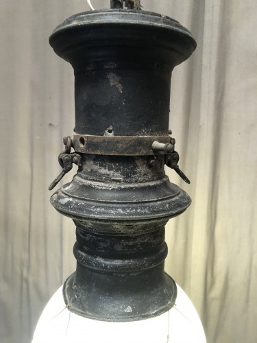 Ancienne suspension, lanterne de magasin.