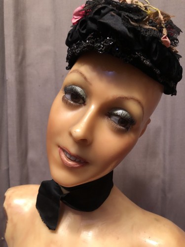 Ancien buste de mannequin en cire.