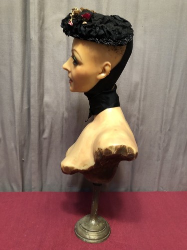 Ancien buste de mannequin en cire.