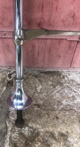 Paire de montants d'étagères de magasin ancien.