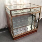 Ancienne vitrine comptoir de magasin