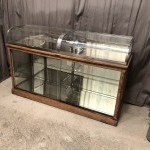 Ancienne vitrine de magasin.