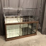 Ancienne vitrine de magasin.