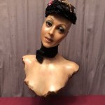 Ancien buste de mannequin en cire.
