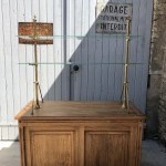 Ancien meuble de magasin. (réservé)