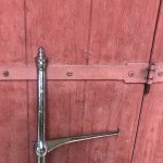 Paire de montants d'étagères de magasin ancien.