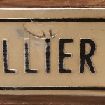 Paire de vitrines anciennes de magasin.