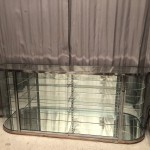 Paire de vitrines anciennes de magasin.