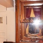 Ancien meuble vitrine de magasin.