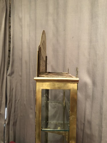 Ancienne vitrine murale de tabac.