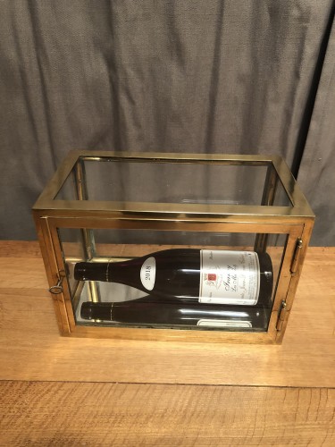 Ancienne très petite vitrine de présentation.