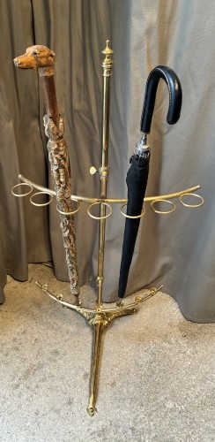 Ancien pr?sentoir ou porte cannes ou parapluies.