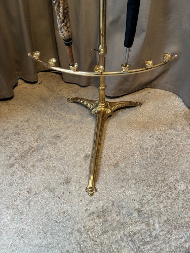 Ancien pr?sentoir ou porte cannes ou parapluies.