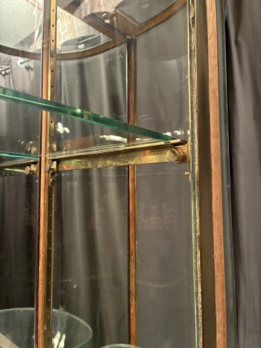 Grande vitrine de présentation.