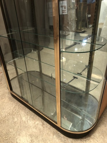 Ancien comptoir de magasin.