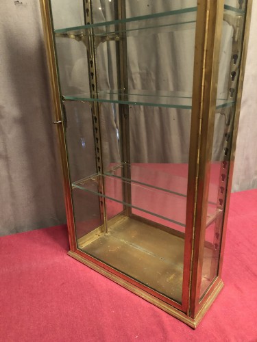 Ancienne vitrine murale de tabac.