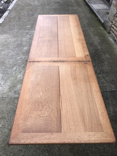 Ancienne table de drapier.