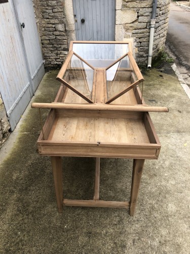 Ancienne grande vitrine de magasin.(réservé)