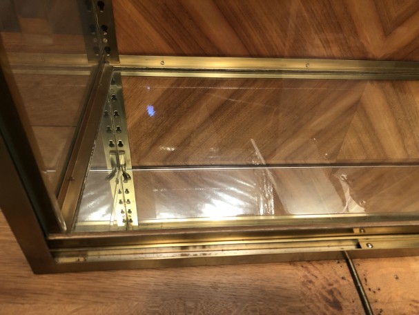 Ancienne vitrine à poser.