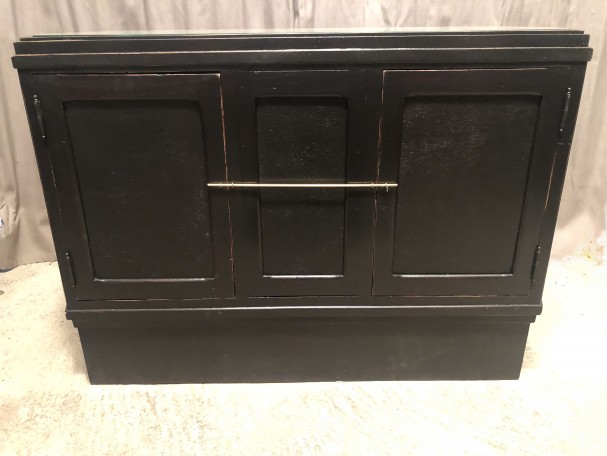 Ancien meuble comptoir vitrine de magasin.