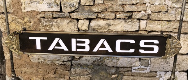 Ancienne enseigne intérieure de tabac.