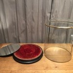 Ancien globe, vitrine de présentation.