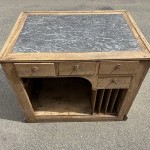 Ancien meuble comptoir, caisse de magasin, métier.