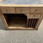 Ancien meuble comptoir, caisse de magasin, métier.