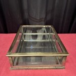 Ancienne petite vitrine de magasin.(réservée)