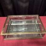 Ancienne petite vitrine de magasin.(réservée)