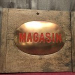 Ancienne plaque de magasin.