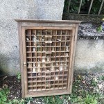 Vitrine didactique d'ancienne école.