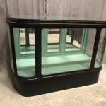 Ancien meuble comptoir vitrine de magasin.