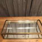 Ancienne petite vitrine de comptoir.