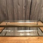 Ancienne petite vitrine de comptoir.