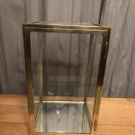 Ancienne vitrine de présentation.