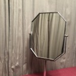 Ancien miroir de chapelier.